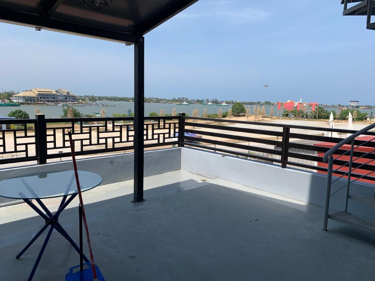Hotel Decentraland Κουάλα Τερενγκάνου Εξωτερικό φωτογραφία